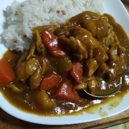 初めてトマト缶使ってのカレーでしたが美味しかったです(*^^*)